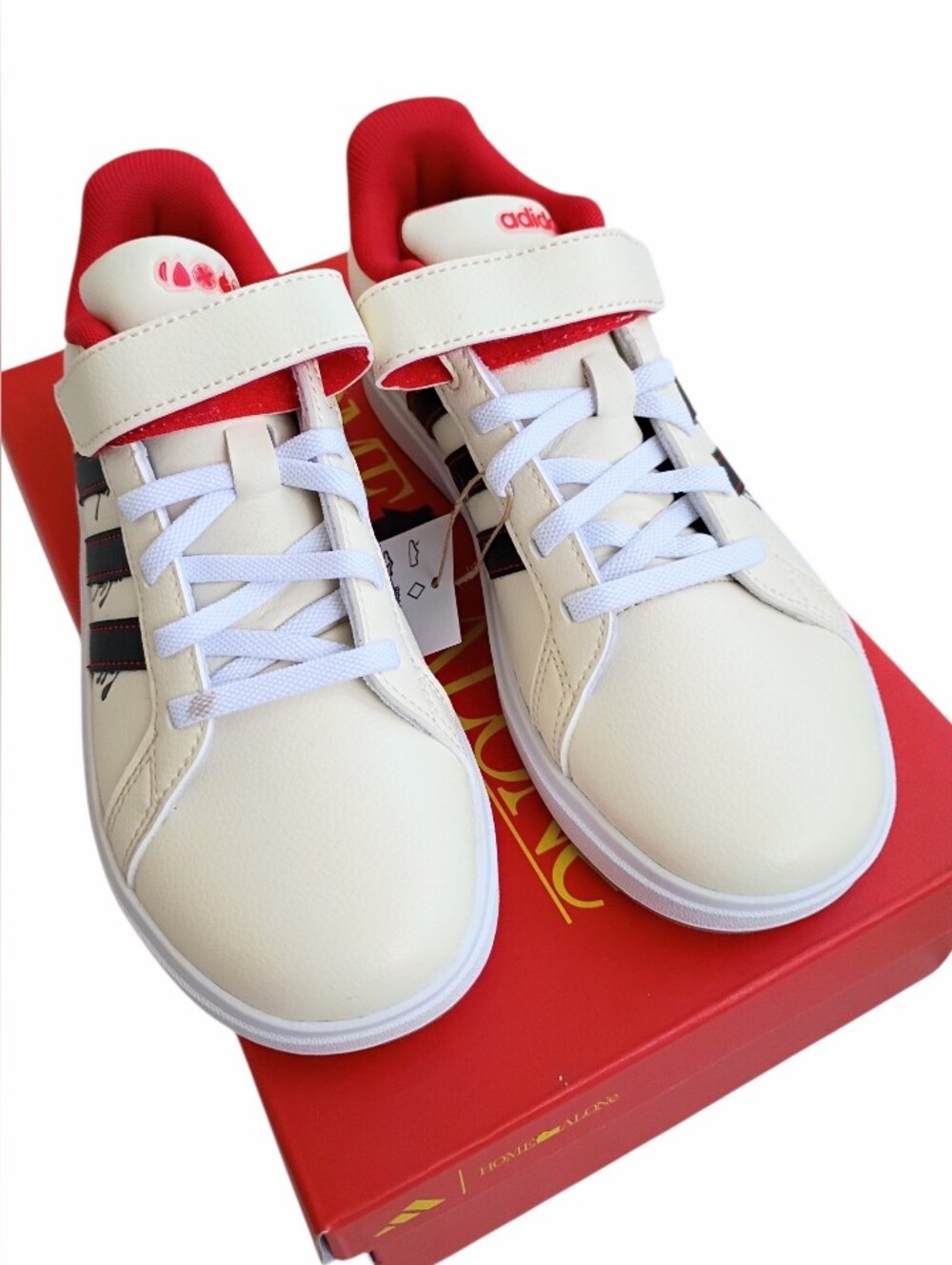 Adidas Grand Court Kids JR5622 Sneakers Home Alone Edition Size 2Y
